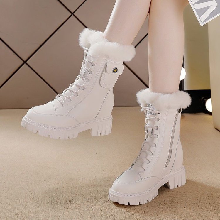 THE LATEST FASHION SNOW BOOTS 2024