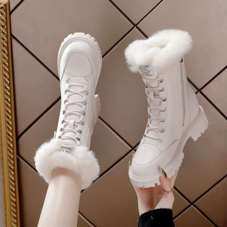 THE LATEST FASHION SNOW BOOTS 2024
